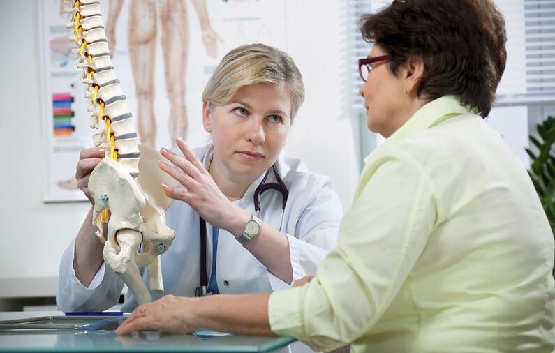 consultation with a doctor for pain under the left shoulder blade